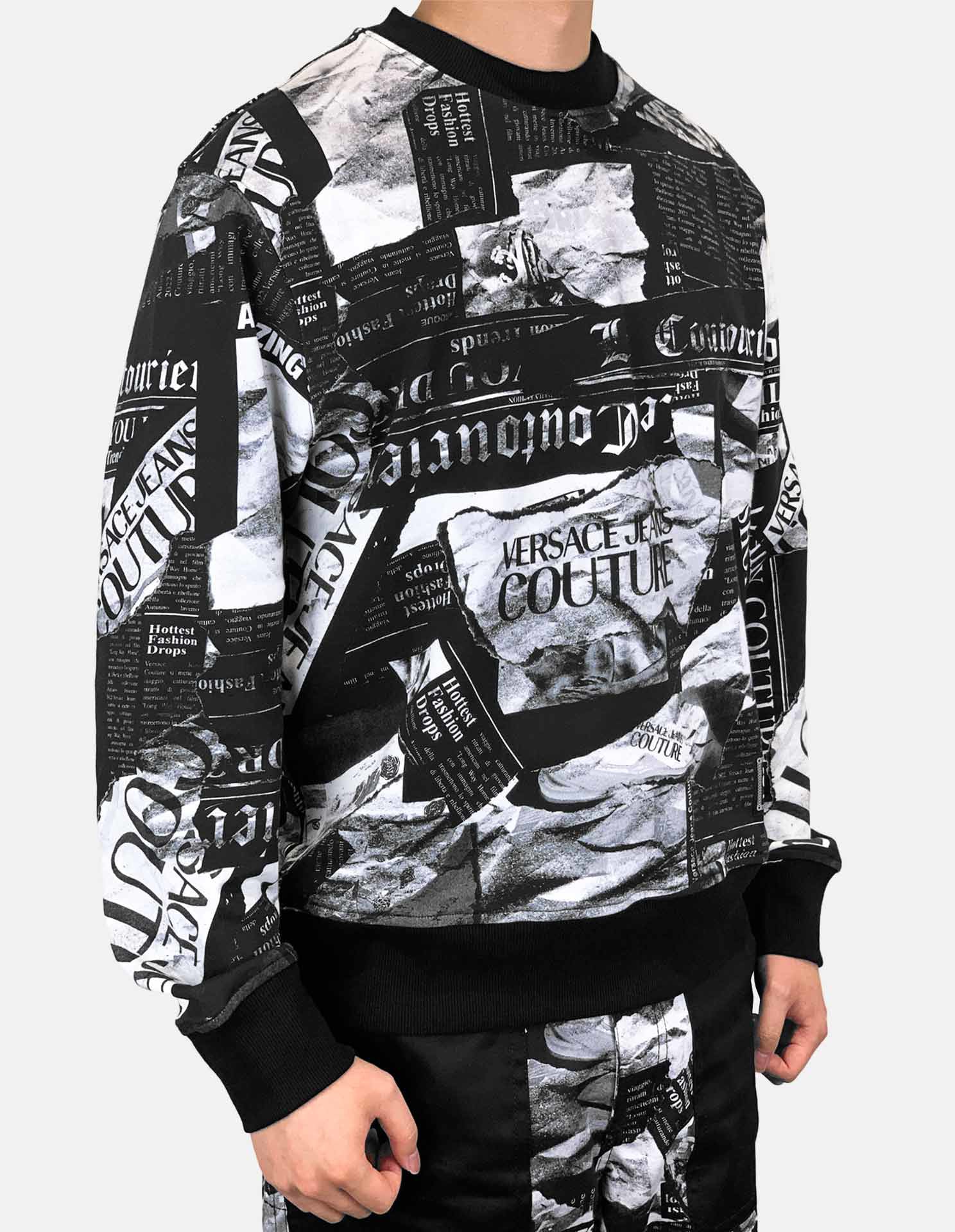 スウェット・トレーナー Versace Jeans Couture Sweatshirt With Logomania Print Black Sweatshirt with logo Versace Jeans Couture - Vitkac France